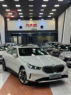 بی ئێم دەبڵیو سیریەس 5